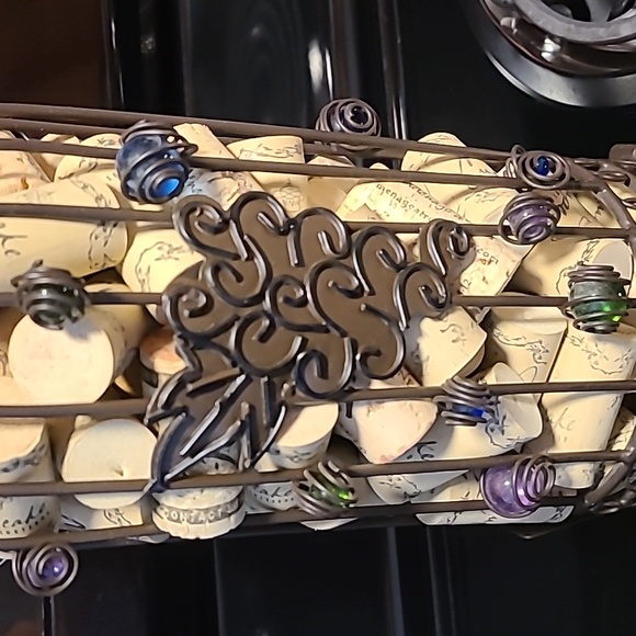 Kitchen Cork Holder - Picture 2 of 4